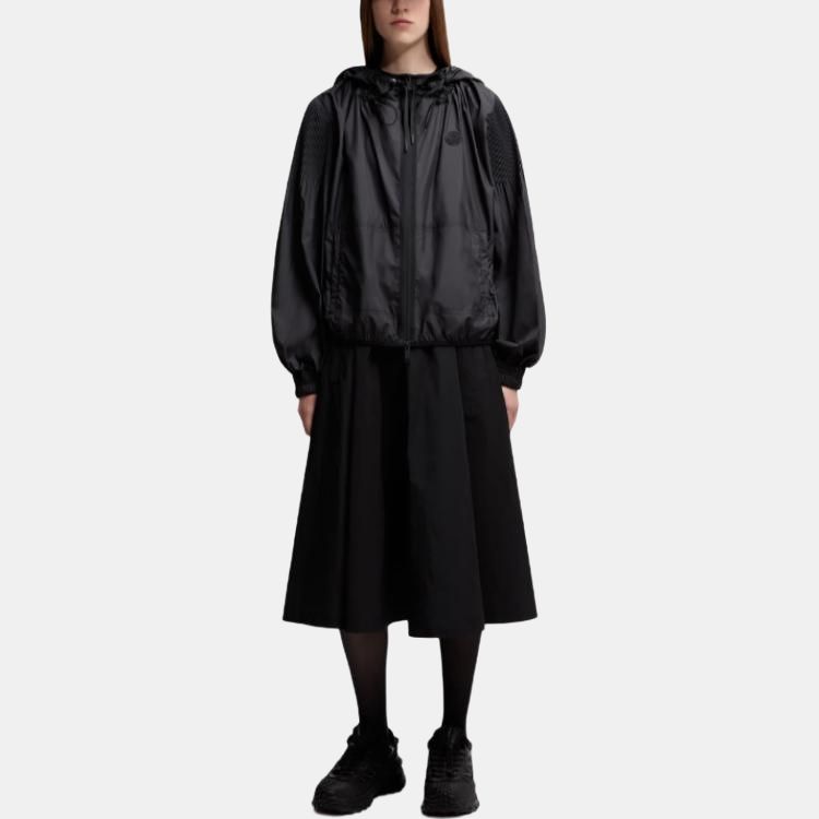 Женская куртка Moncler Auxonne Hooded Windbreaker (черная) — фото 2