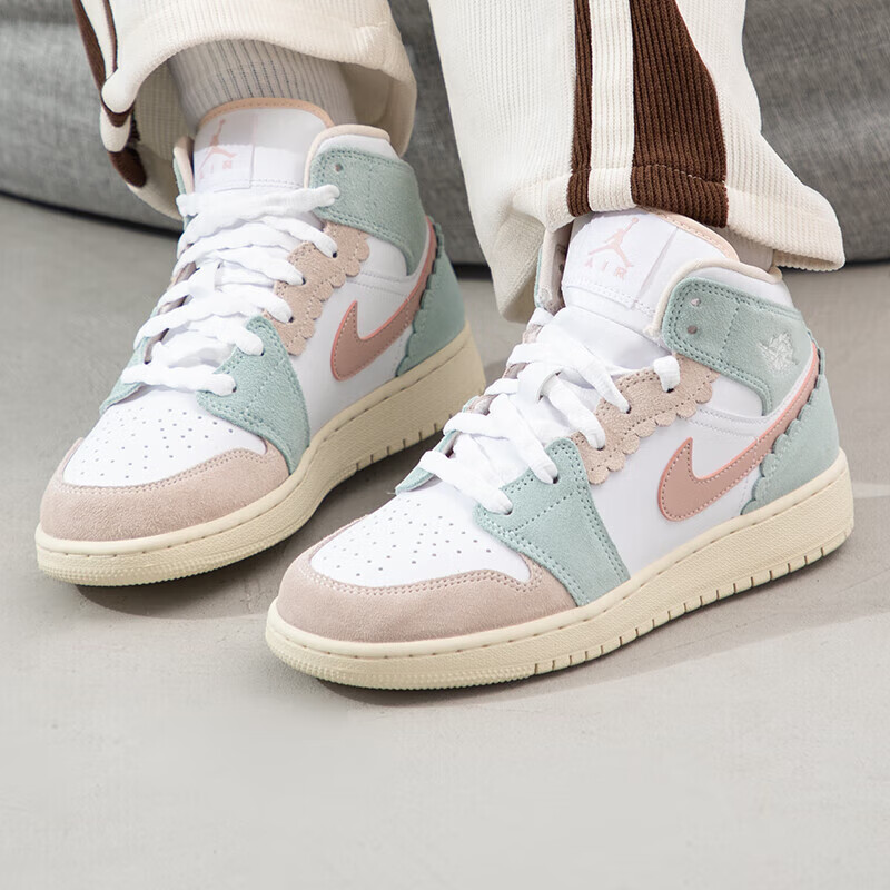Jordan Air Jordan 1 Mid SE "Pink Oxford"