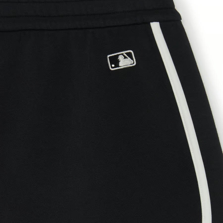 MLB New York Yankees Sports Shorts Women’s Black