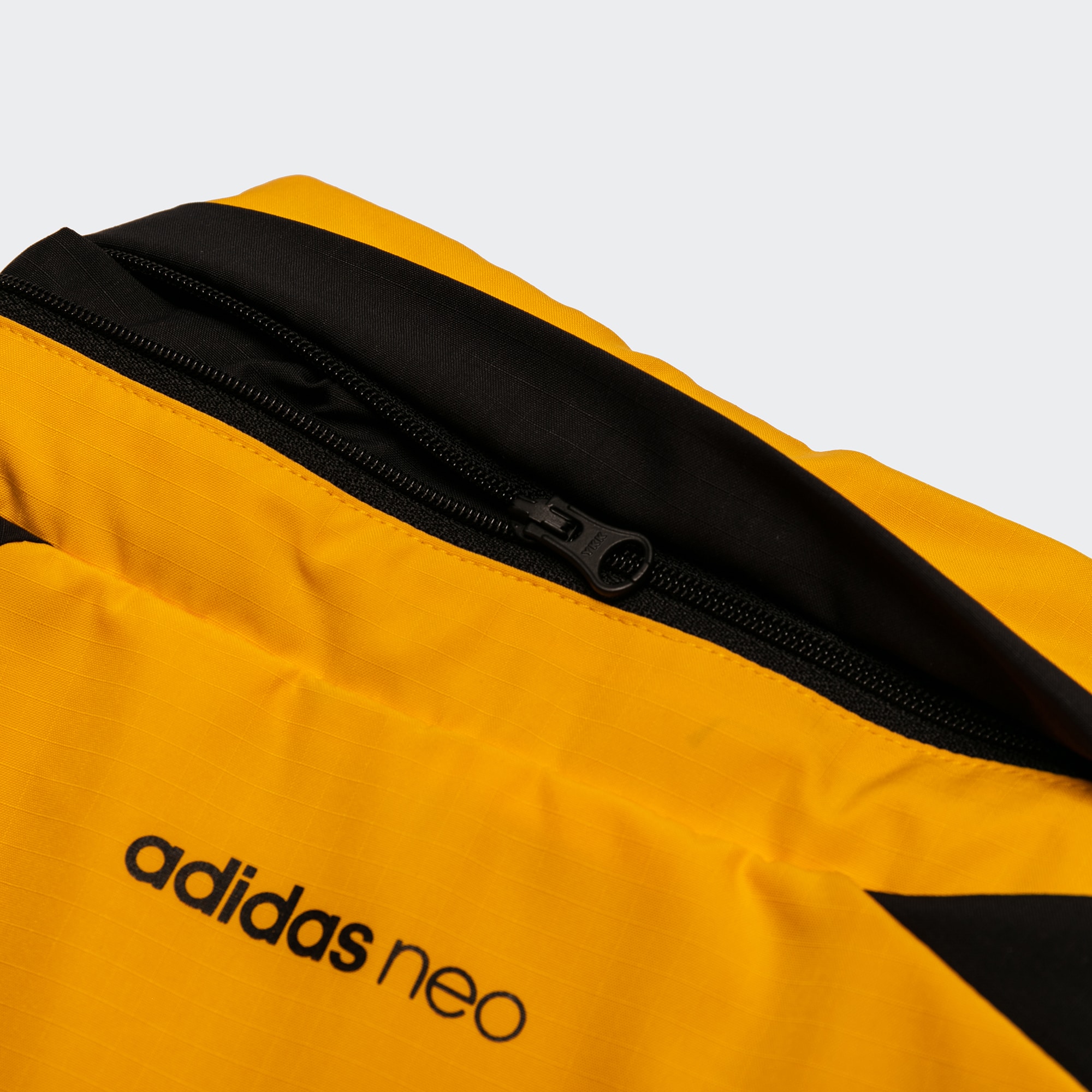 Мужская куртка adidas neo M CS C/B WB (черно-золотая) — фото 5