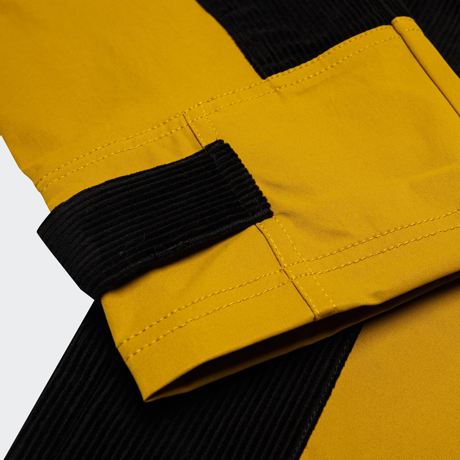 Мужские штаны adidas Originals Adv Wv Pant (горчичные) — фото 3