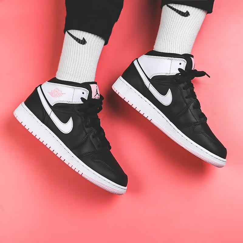 Кроссовки Jordan JordanAir Jordan 1 Mid "Arctic Pink" GS (черный / белый / розовый) — Чёрный / белый / розовый — фото 5
