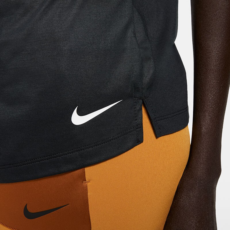 Женская футболка Nike (черная) — фото 5