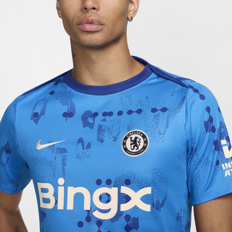 Nike Chelsea Fc Academy Pro Men’s Nike Dri FIT Soccer Short Sleeve Pre Match Top