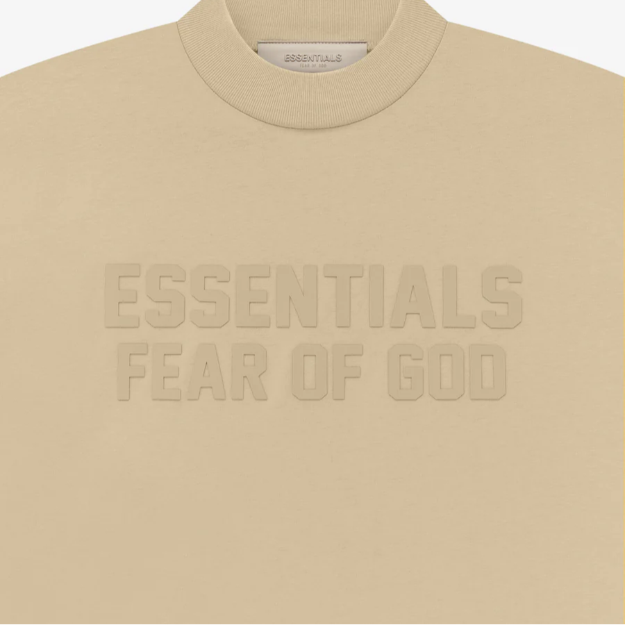 Детская футболка Fear of God Essentials Drop2 SS23TKids Essentials SS Tee Sand Logo (бежевый) — фото 3