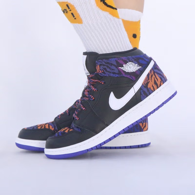 Кроссовки Jordan Air Jordan 1 Mid (черный) — Чёрный — фото 4