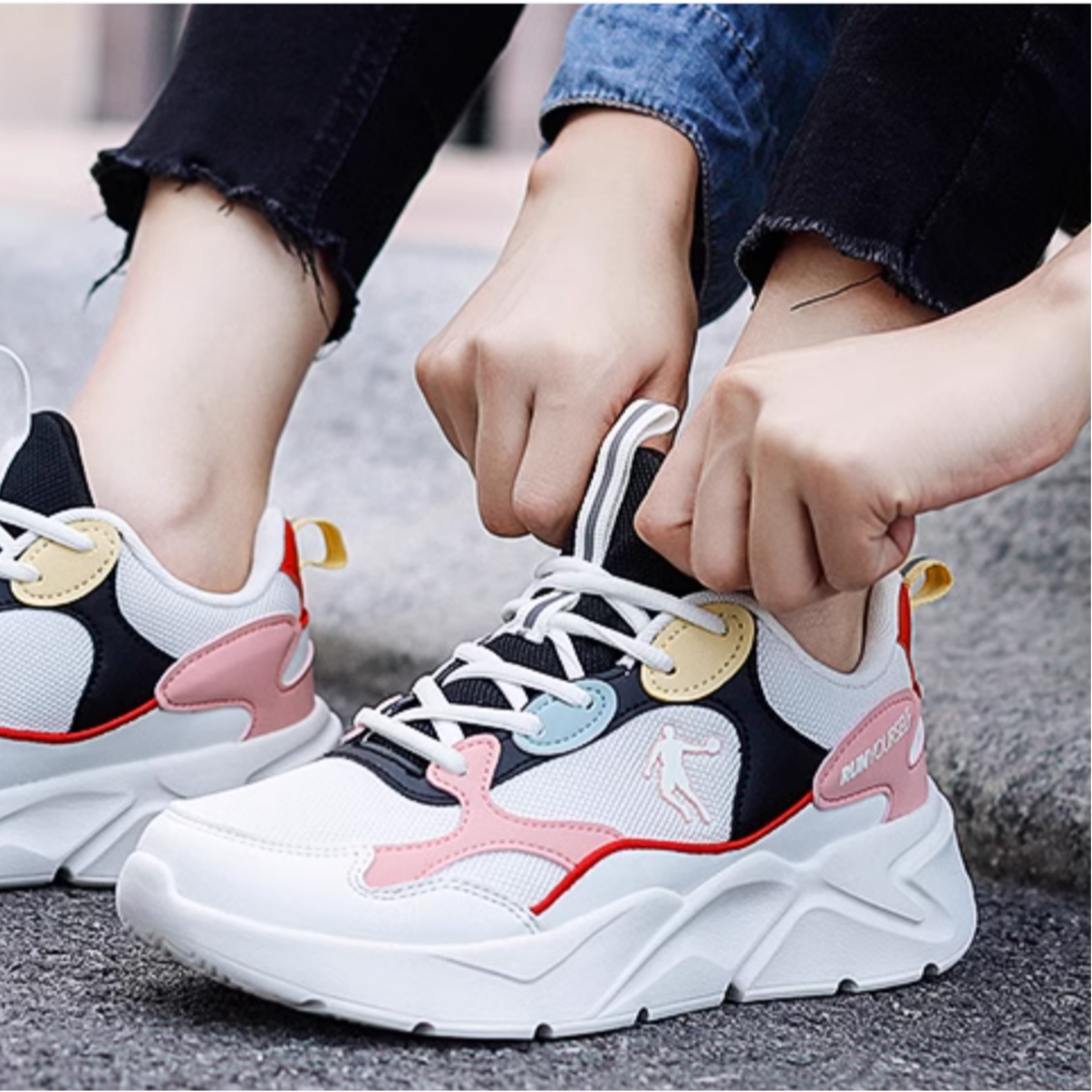 QIAODAN Versatile Slip Resistant Abrasion Resistant Low top Running Shoes Women’s Pink White