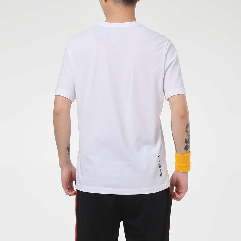 Мужская футболка Nike M Nk Graphic Ss TeeT (белая) — фото 4