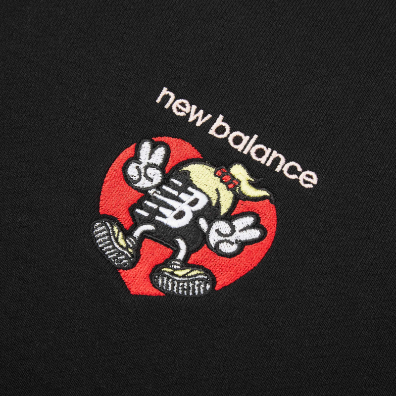 Женское худи New Balance logo (черное) — фото 4
