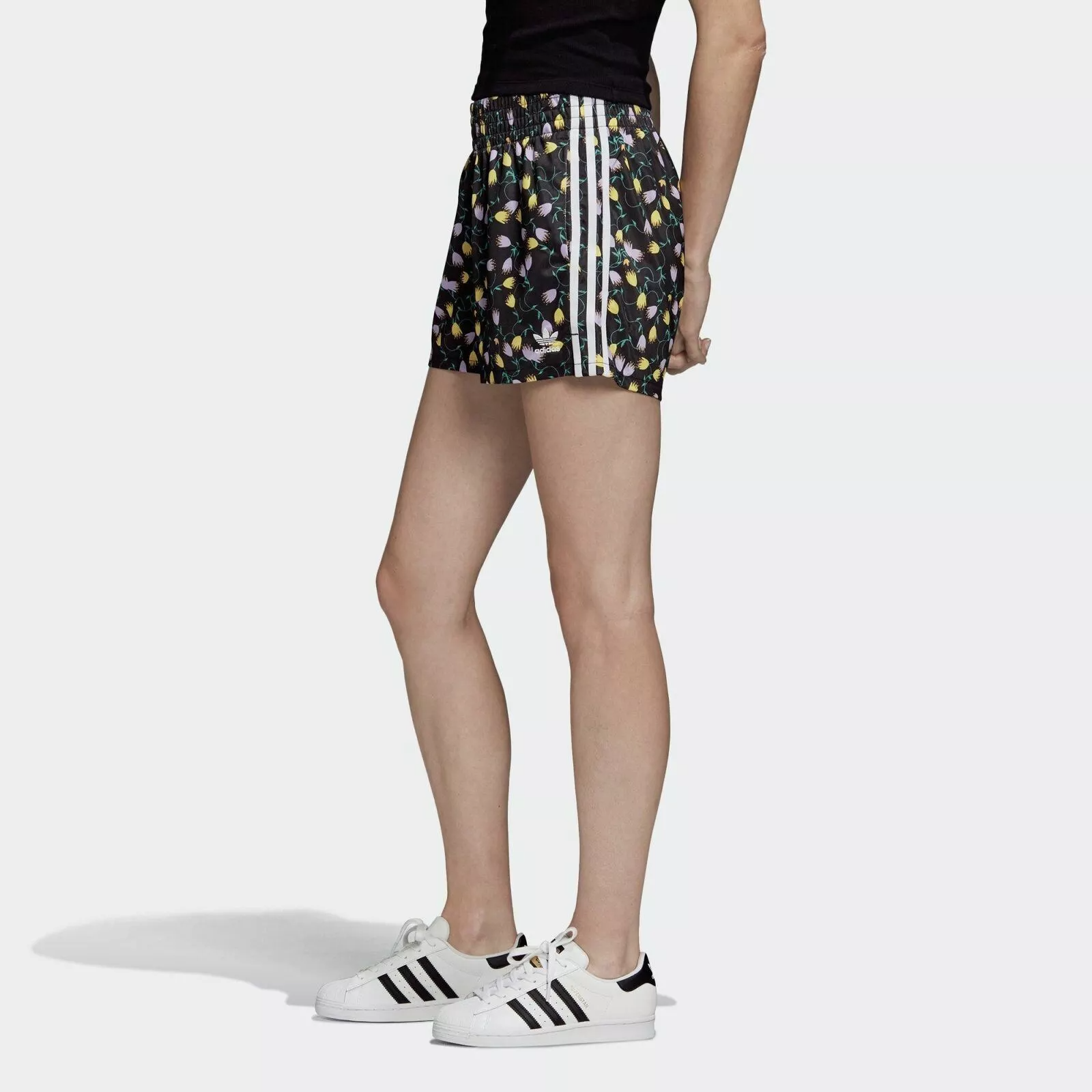 Женские шорты adidas originals Aop Shorts (черные) — фото 5
