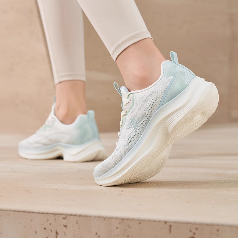 XTEP Cushioning Lightweight Low top Running Shoes Women’s White Green