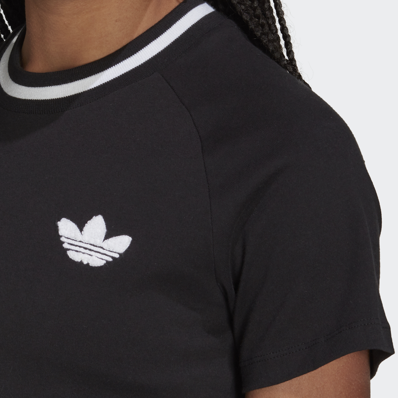 Женские футболка adidas originals Cropped Tee Logo (черная) — фото 7