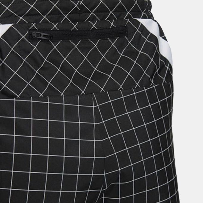 Женские шорты adidas W Spo Shorts (черные) — фото 4