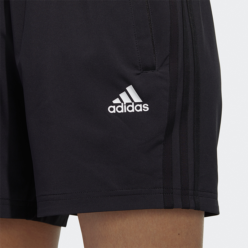 Женские шорты adidas Mh 1/4 Shorts (черные) — фото 5