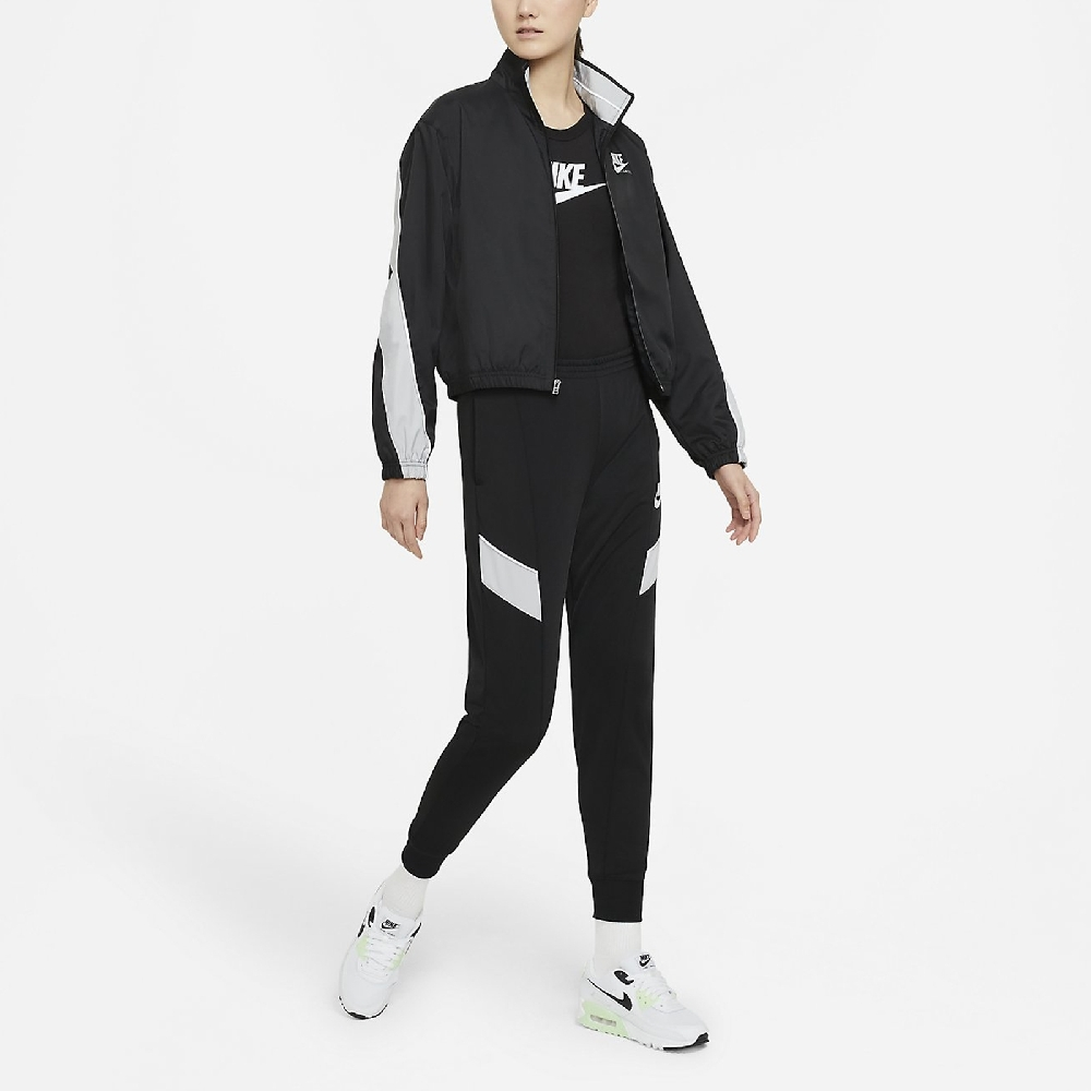 Женская куртка Nike W Nsw Heritage Jkt Wvn (черная) — фото 4
