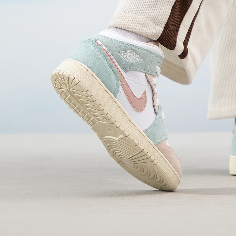 Jordan Air Jordan 1 Mid SE "Pink Oxford"