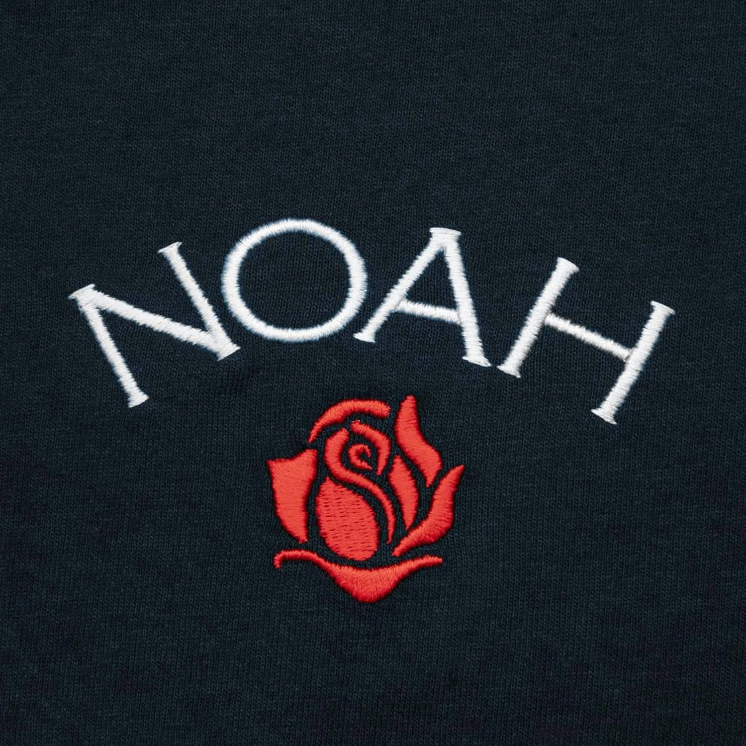 Футболка NOAH с розой (синяя) — фото 3