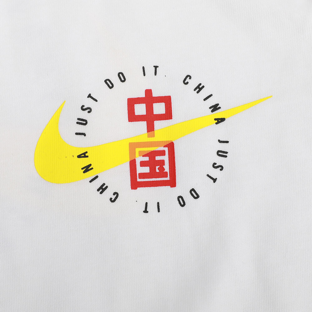 Женская футболка Nike SPORTSWEAR T (белая) — фото 6
