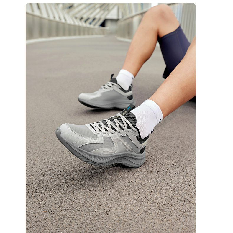 QIAODAN Slip Resistant Abrasion Resistant Low top Running Shoes Men’s