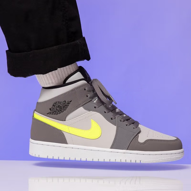 Кеды Jordan Air Jordan 1 Mid (зелено-серо-черный) — фото 4