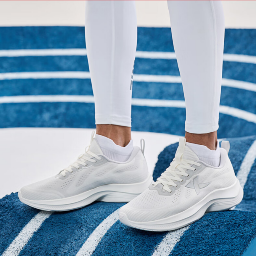 XTEP Cushioning Abrasion Resistant Lightweight Low top Running Shoes Men’s White Gray