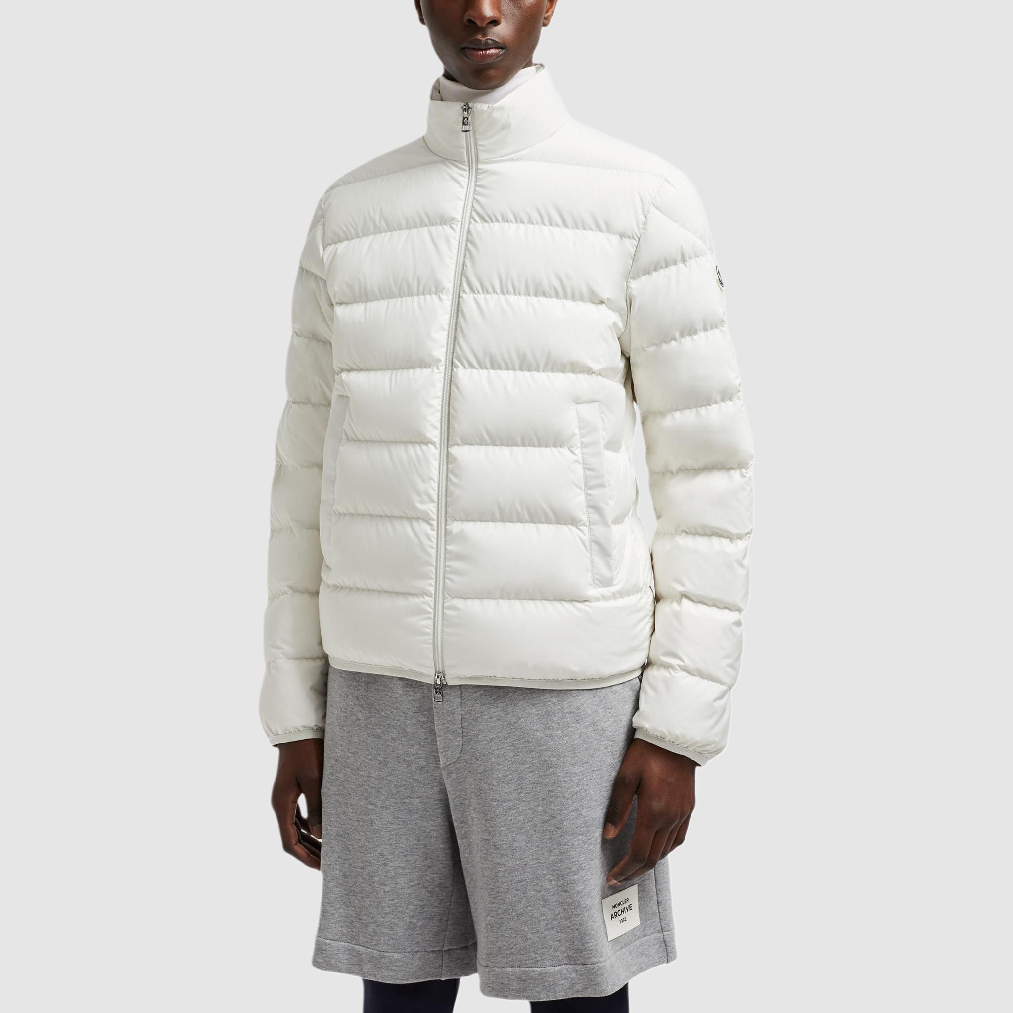 Пуховик Moncler Baudinet (белый) — фото 4