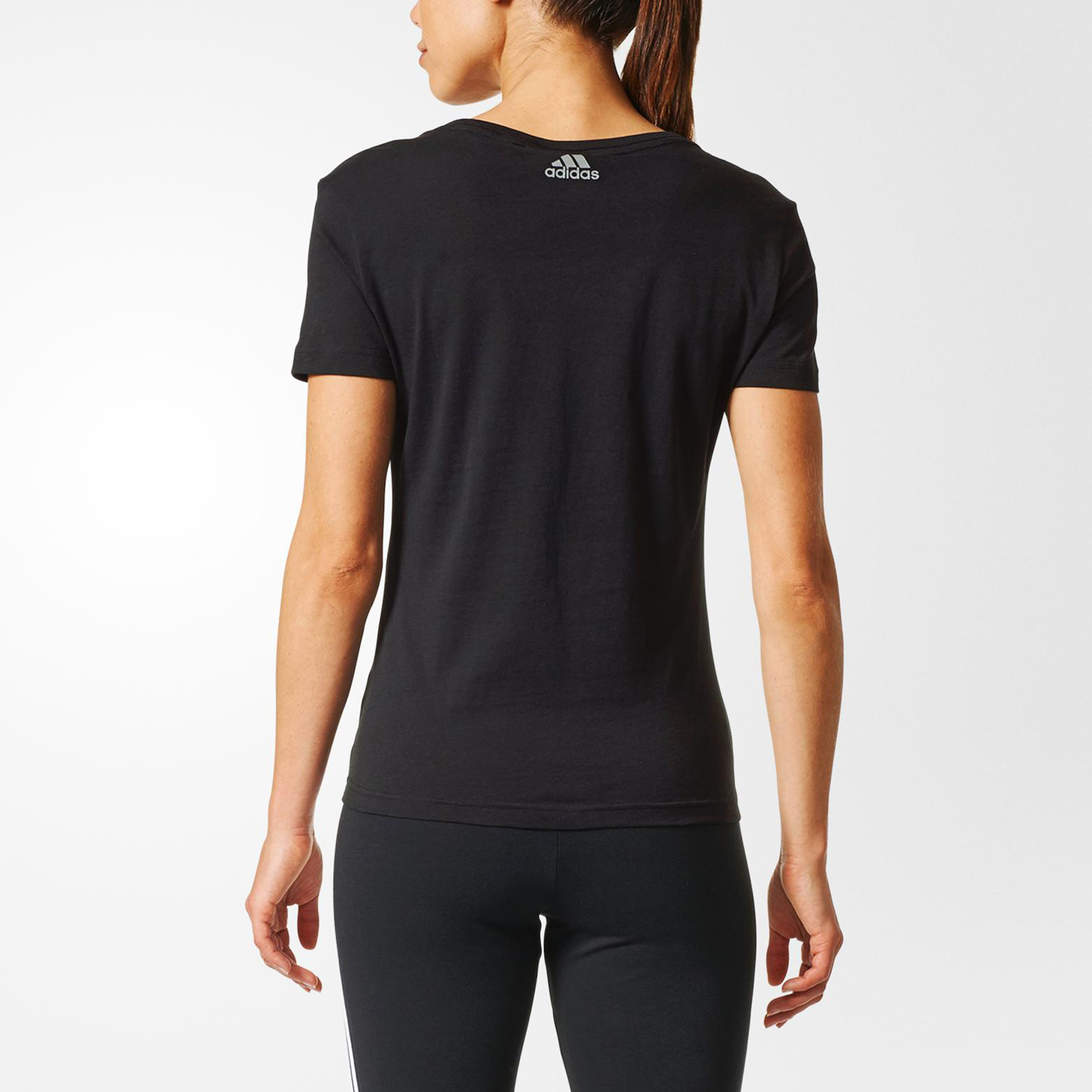 Женская футболка adidas Linear Foil (черная) — фото 4