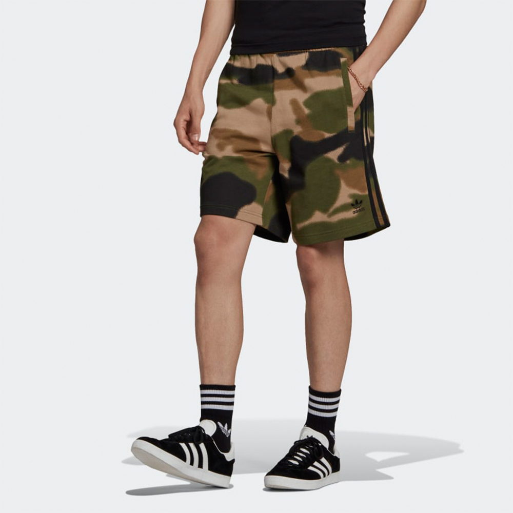 Мужские шорты adidas originals (милитари) — фото 2