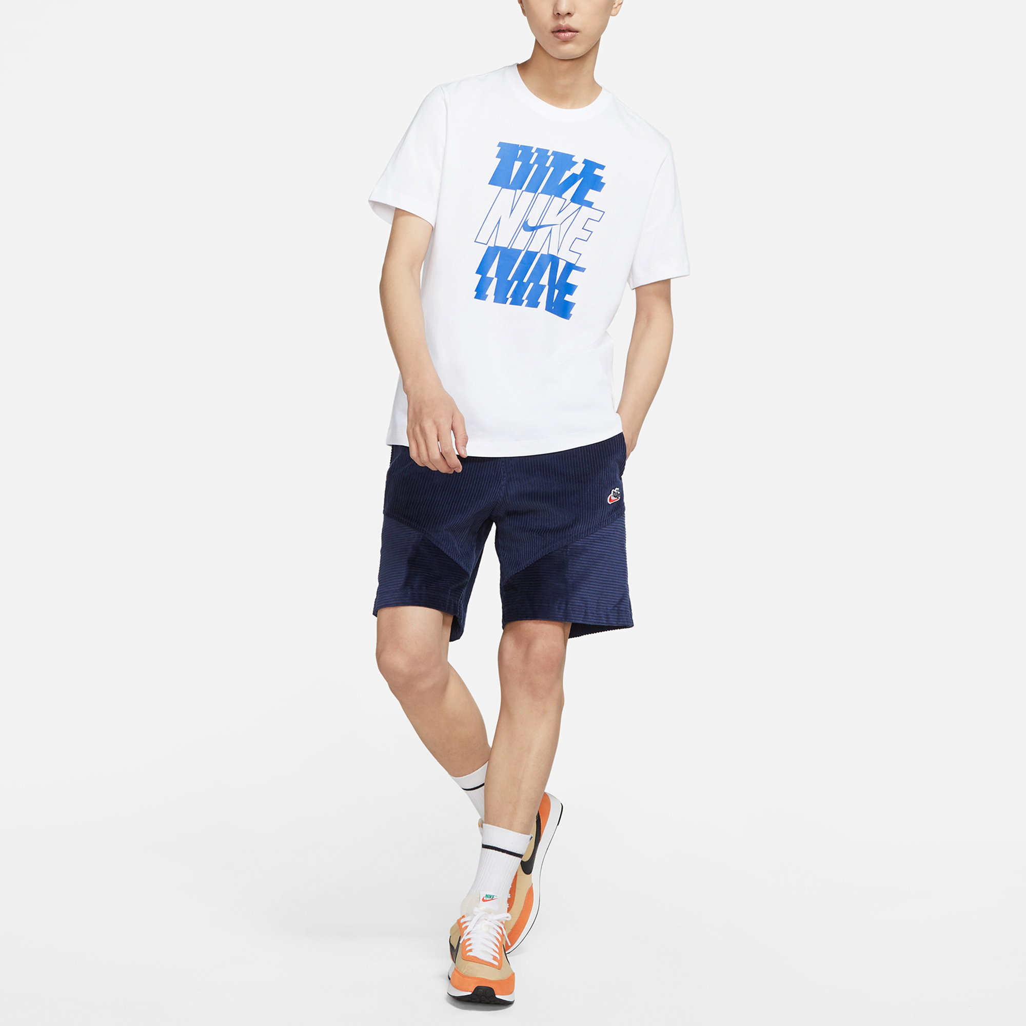 Мужская футболка Nike Sportswear (белая) — фото 3