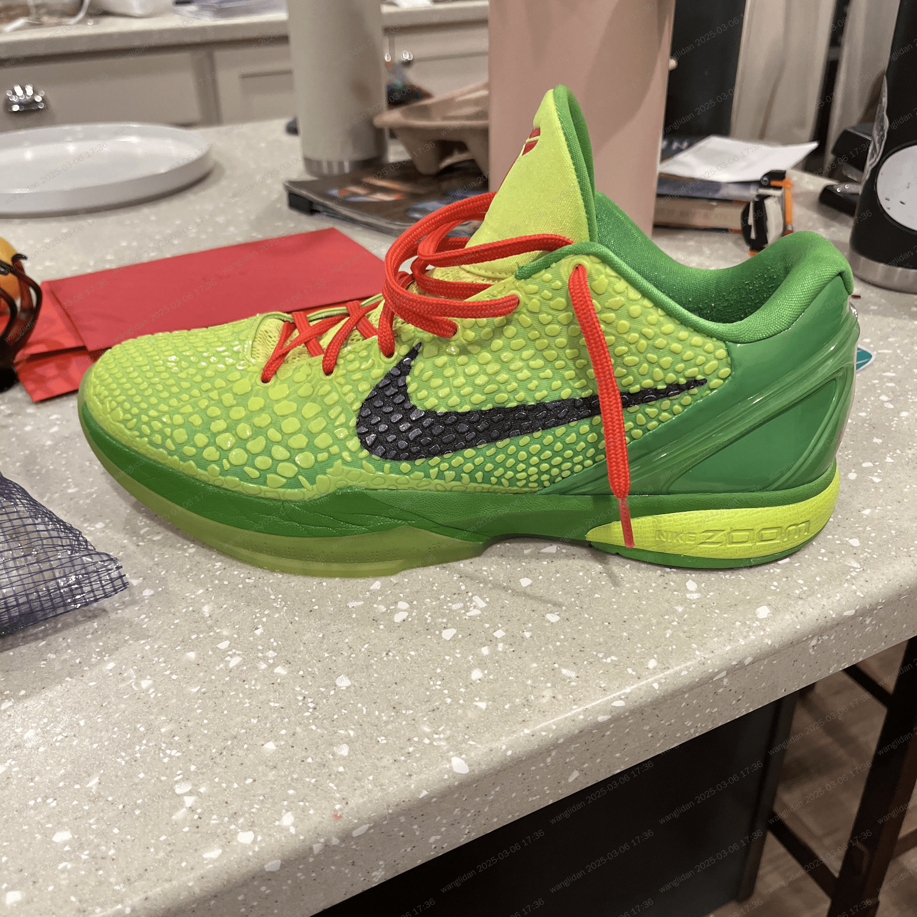 hold or sell kobe grinch