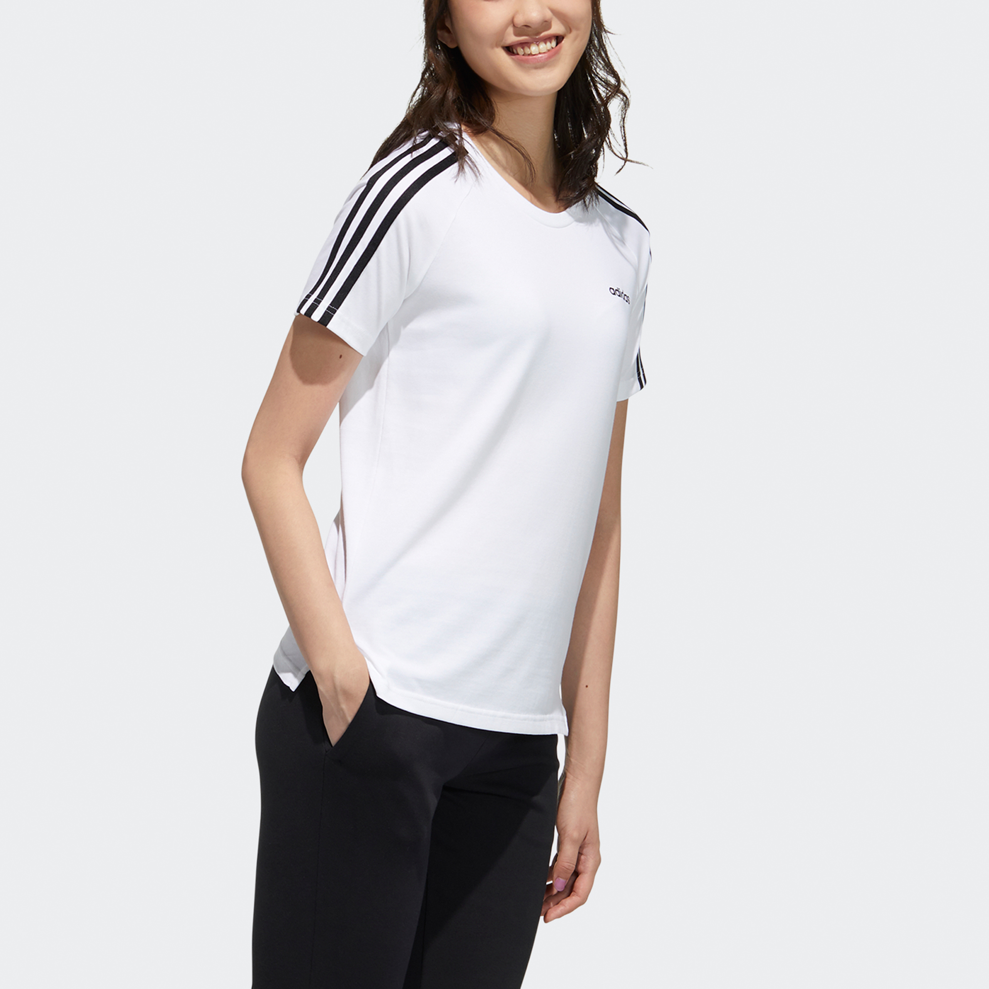 Женская футболка adidas neo W CE 3S (белая) — фото 3