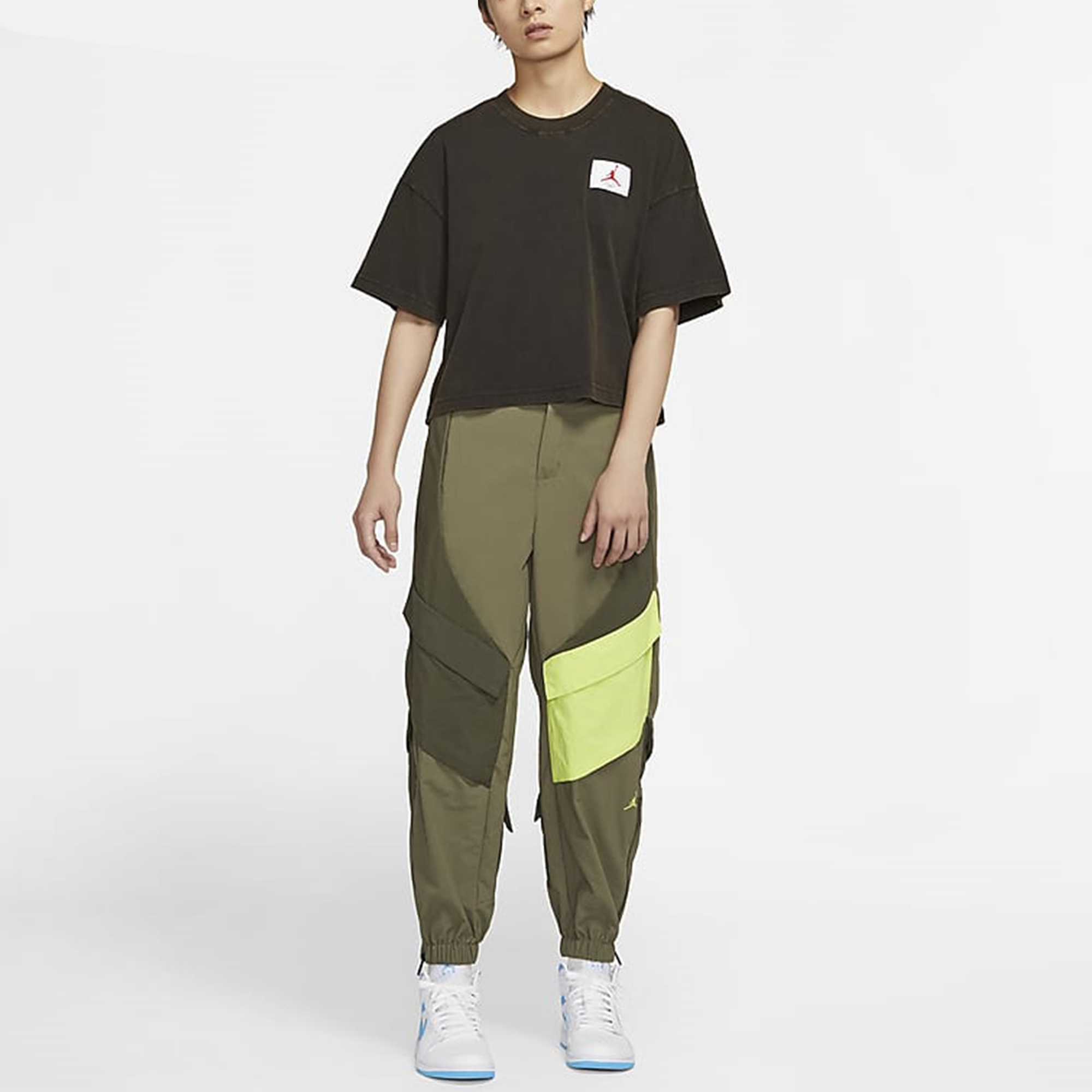 Женская футболка Jordan Essentials logo T (черная) — фото 3