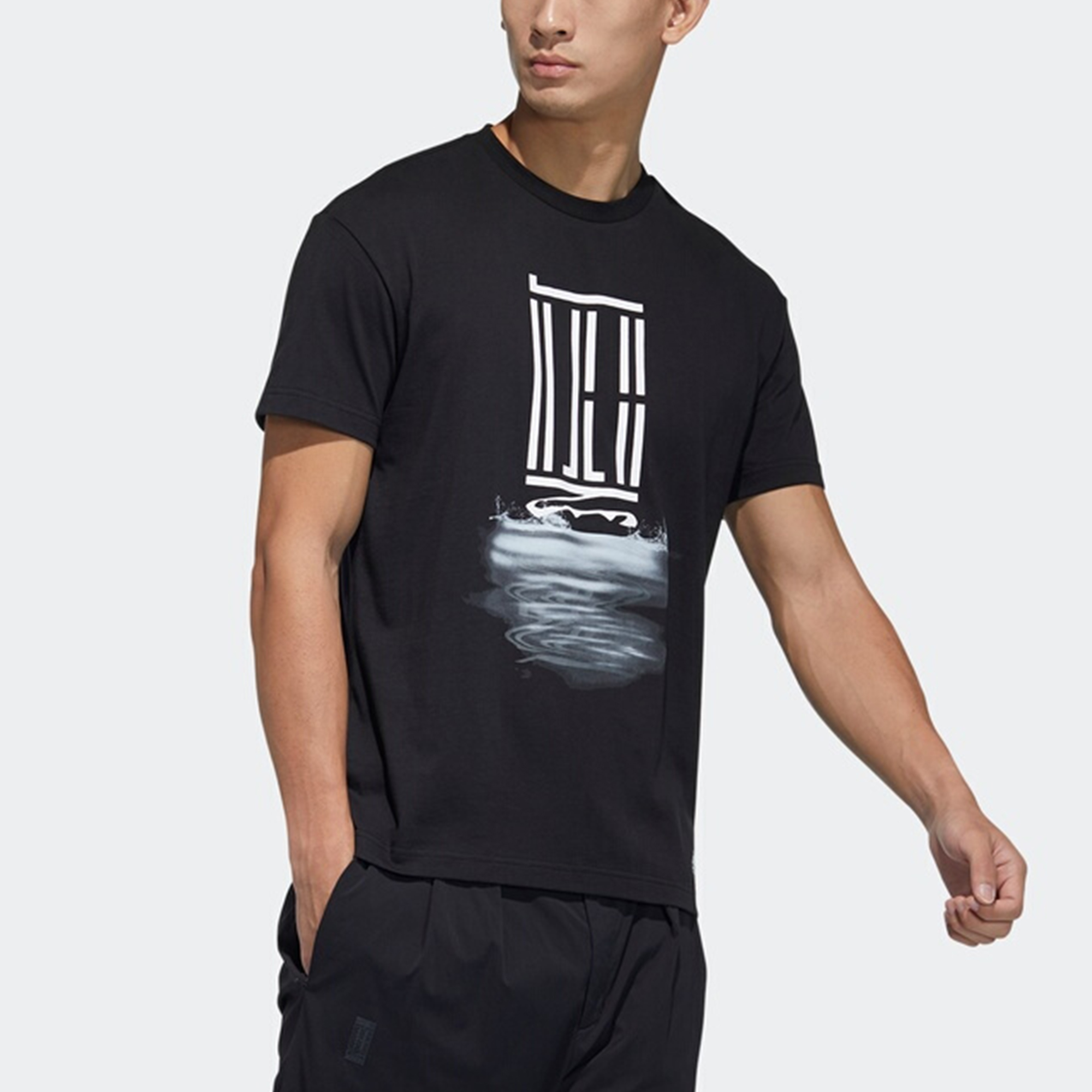 Мужская футболка adidas Wj T Gfx Logo T (черная) — фото 3