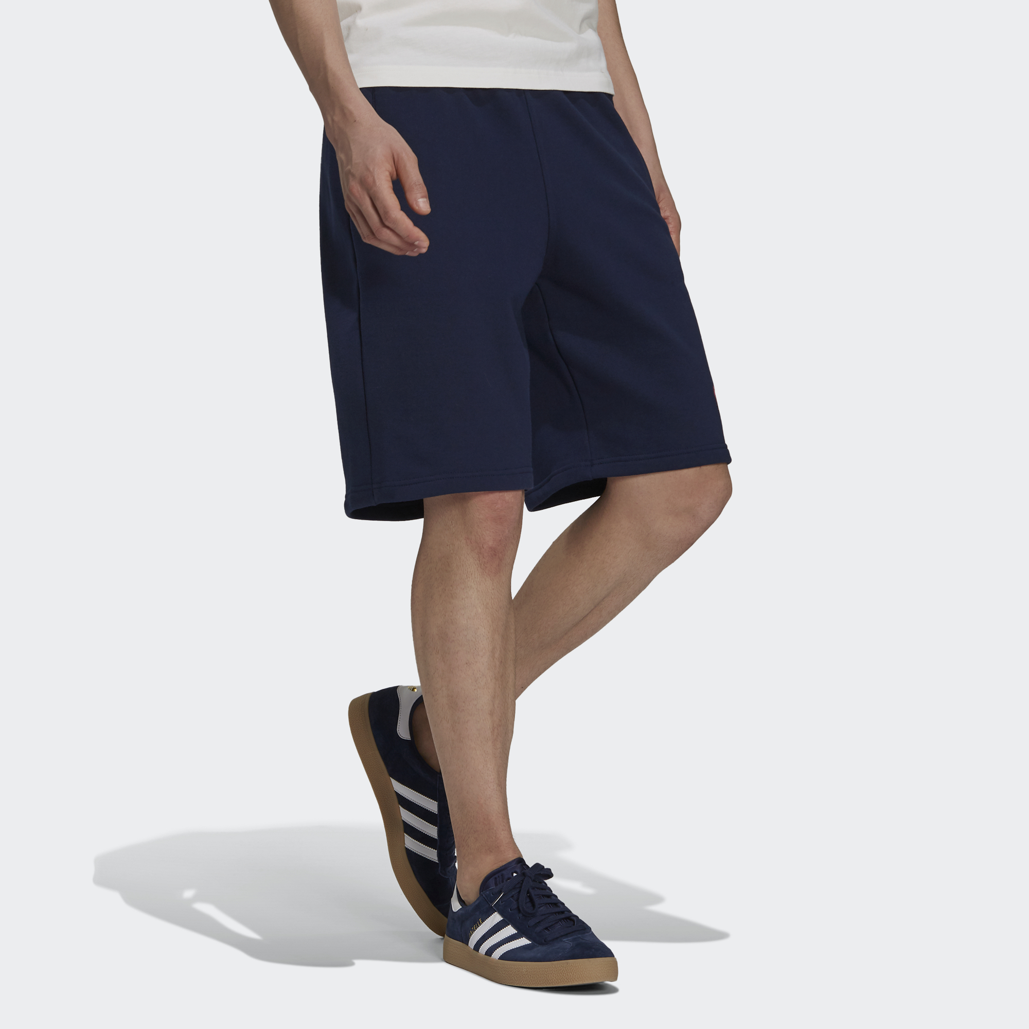 Мужские шорты adidas originals — фото 4
