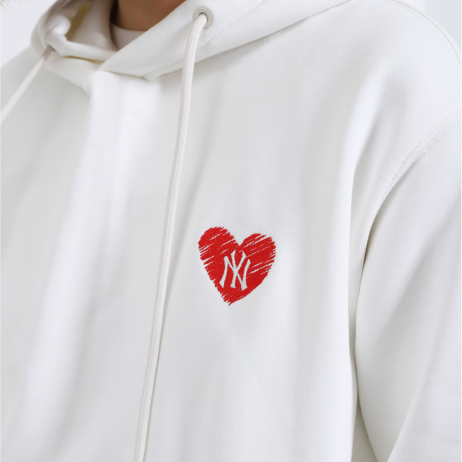 Худи MLB Heart Embroidery (белое) — фото 9