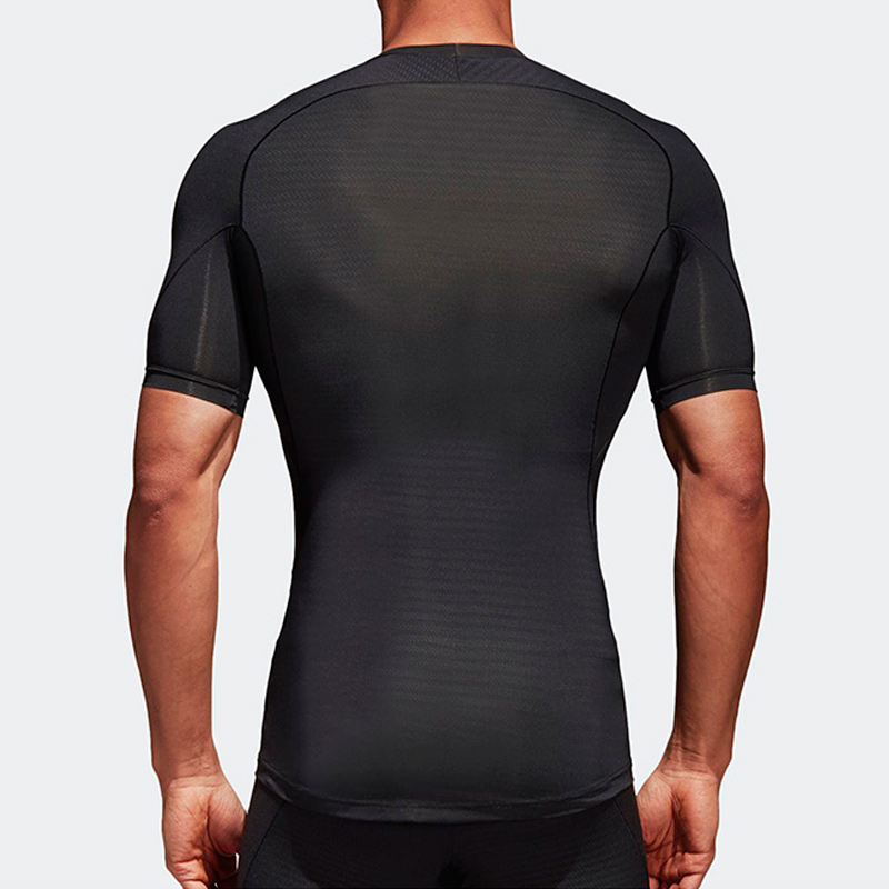 Мужская футболка adidas Ask Tec Tee Ss (черная) — фото 4