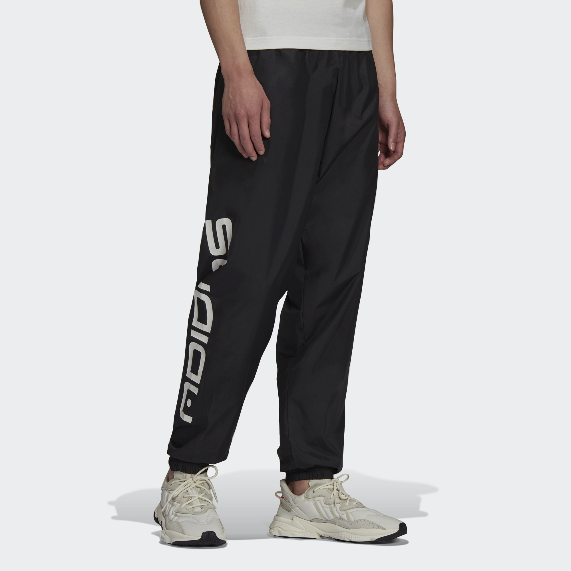 Adidas Originals Sports Pants Men’s Black Moderate