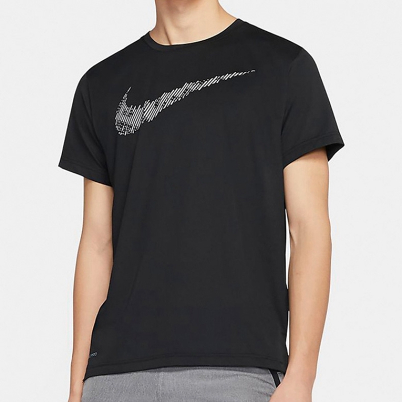Мужская футболка Nike Training T-Shirt (черная) — фото 4