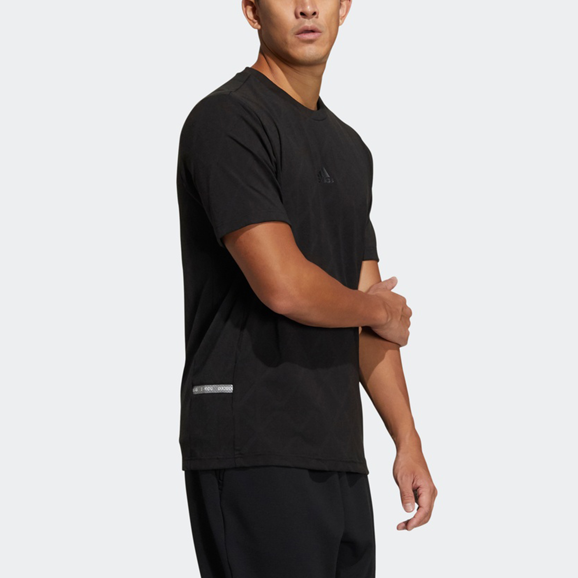 Мужская футболка adidas Techjaq Tee (черная) — фото 4