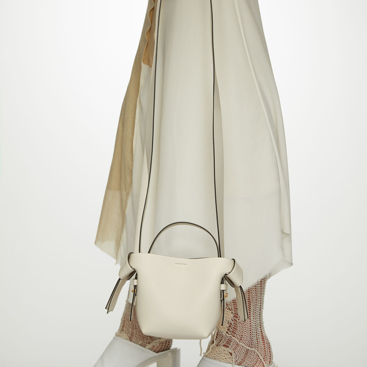 Женская сумка Acne Studios Musubi Micro (белая) — фото 5