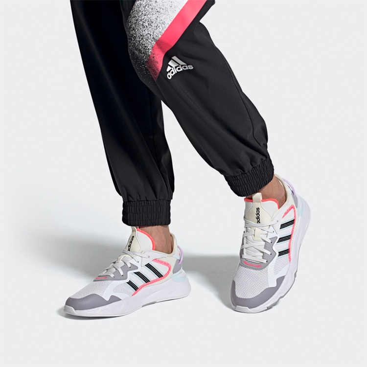 Женские кроссовки adidas neo Futureflow (серо-белые) — фото 7