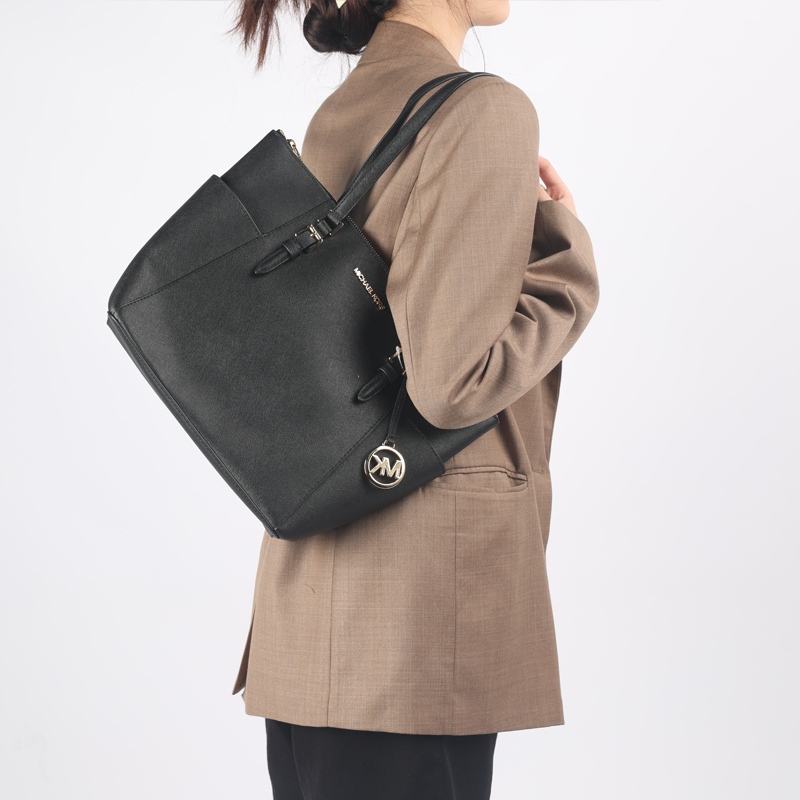 MICHAEL KORS  MK Charlotte Logo  Tote