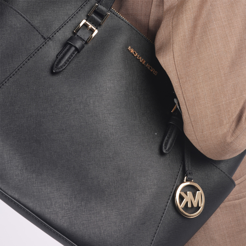 MICHAEL KORS  MK Charlotte Logo  Tote