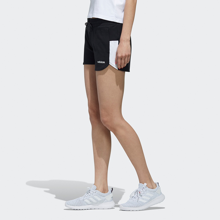 Женские шорты adidas neo W Fv Shorts Logo (черные) — фото 2