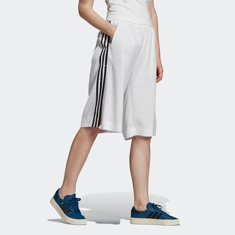 Женские шорты adidas originals Short (белые) — фото 3