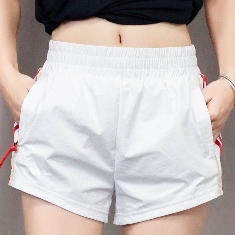 Женские шорты adidas Urban Bottom (белые) — фото 2