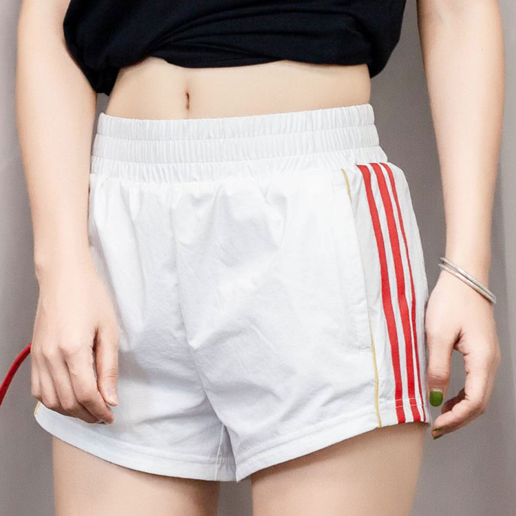 Женские шорты adidas Urban Bottom (белые) — фото 4