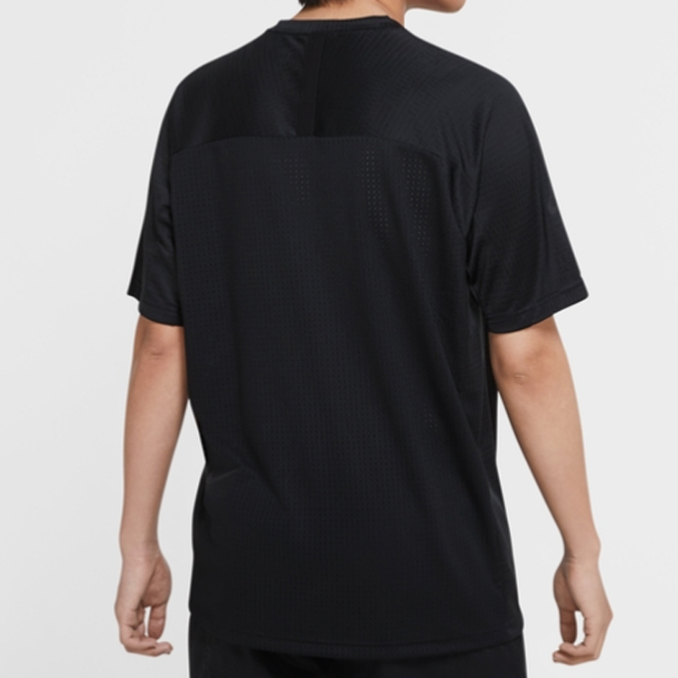 Мужская футболка Nike NSW Tech Pack (черная) — фото 4
