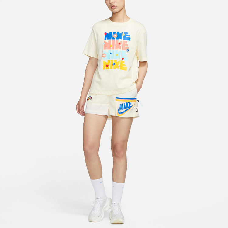 Женская футболка Nike Sportswear Essential (молочная) — фото 4