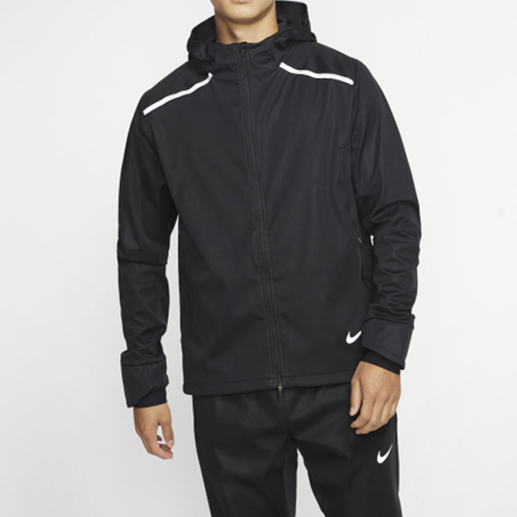 Мужская куртка Nike Shield (черная) — фото 4